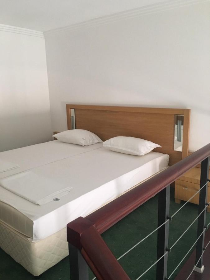 Private Apartments In Emerald Ravda Esterno foto