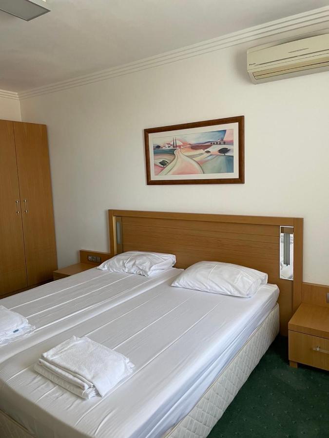Private Apartments In Emerald Ravda Esterno foto