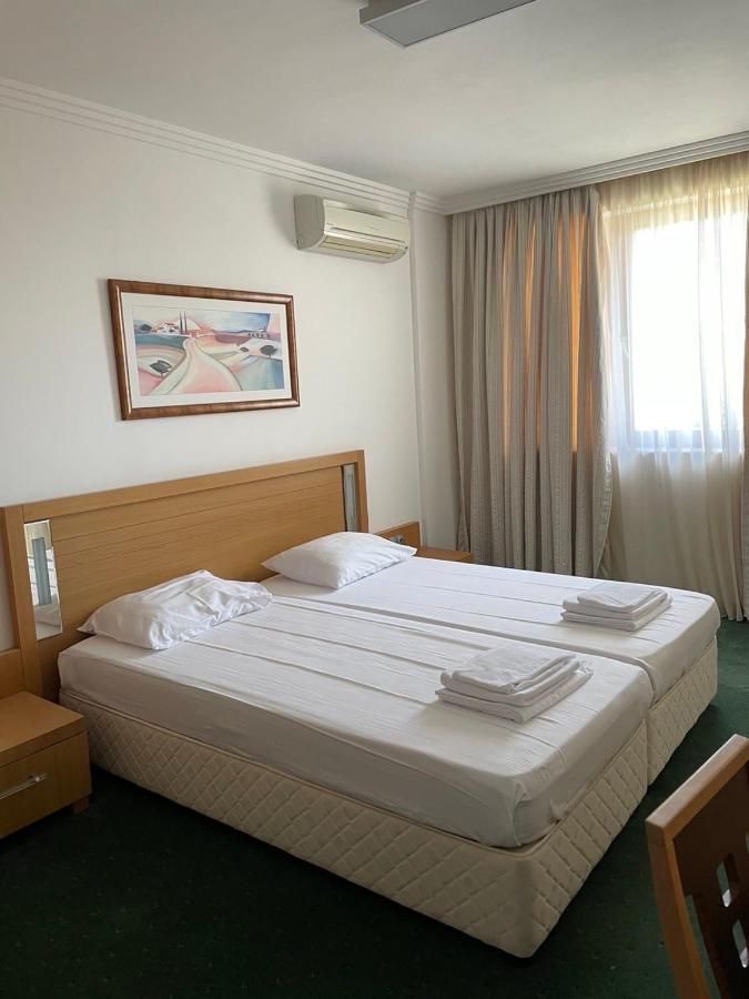 Private Apartments In Emerald Ravda Esterno foto