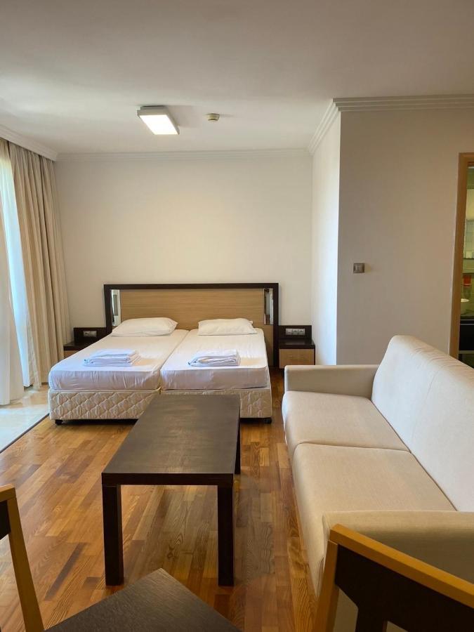 Private Apartments In Emerald Ravda Esterno foto