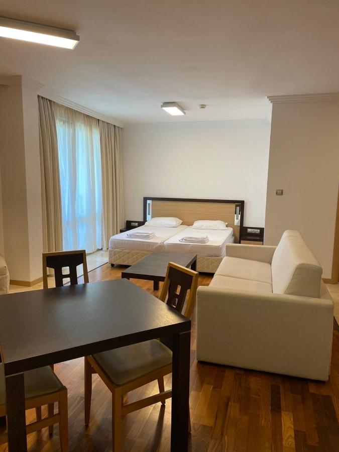 Private Apartments In Emerald Ravda Esterno foto