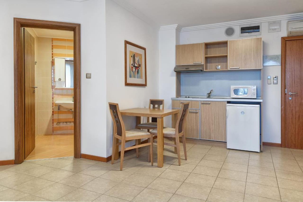 Private Apartments In Emerald Ravda Esterno foto